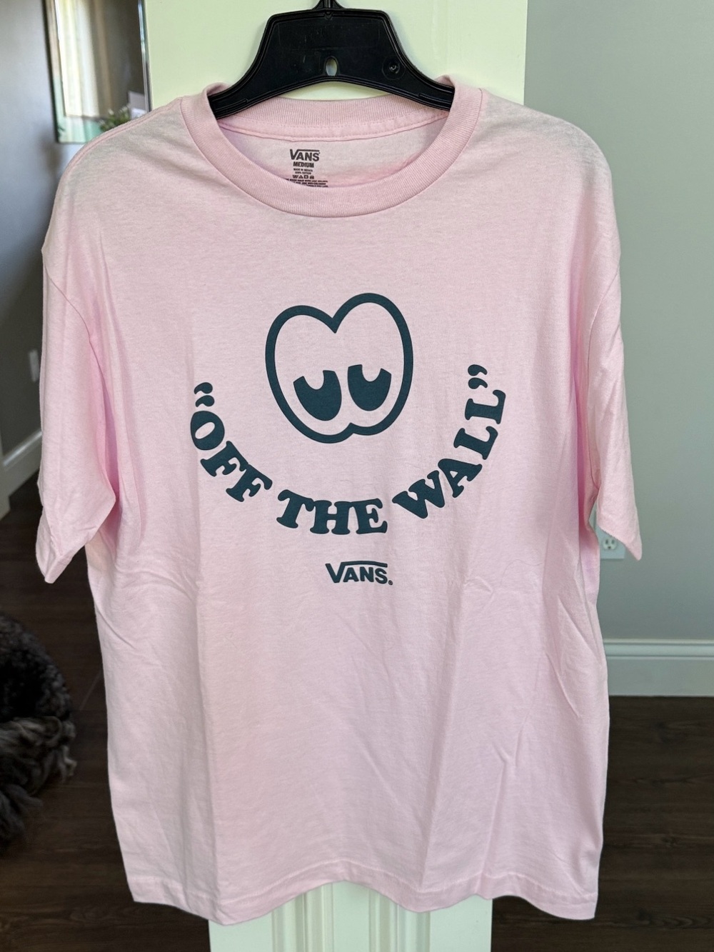 Vans NWOT Men's Light Pink With Navy "Off The Wall' Graphic Size Medium